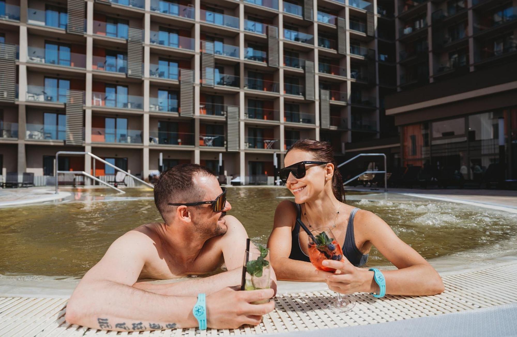 Hotel Akvamarin Bešeňová Eksteriør bilde
